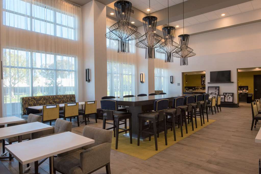 Hampton & Irvine/orange County Airport Hotel