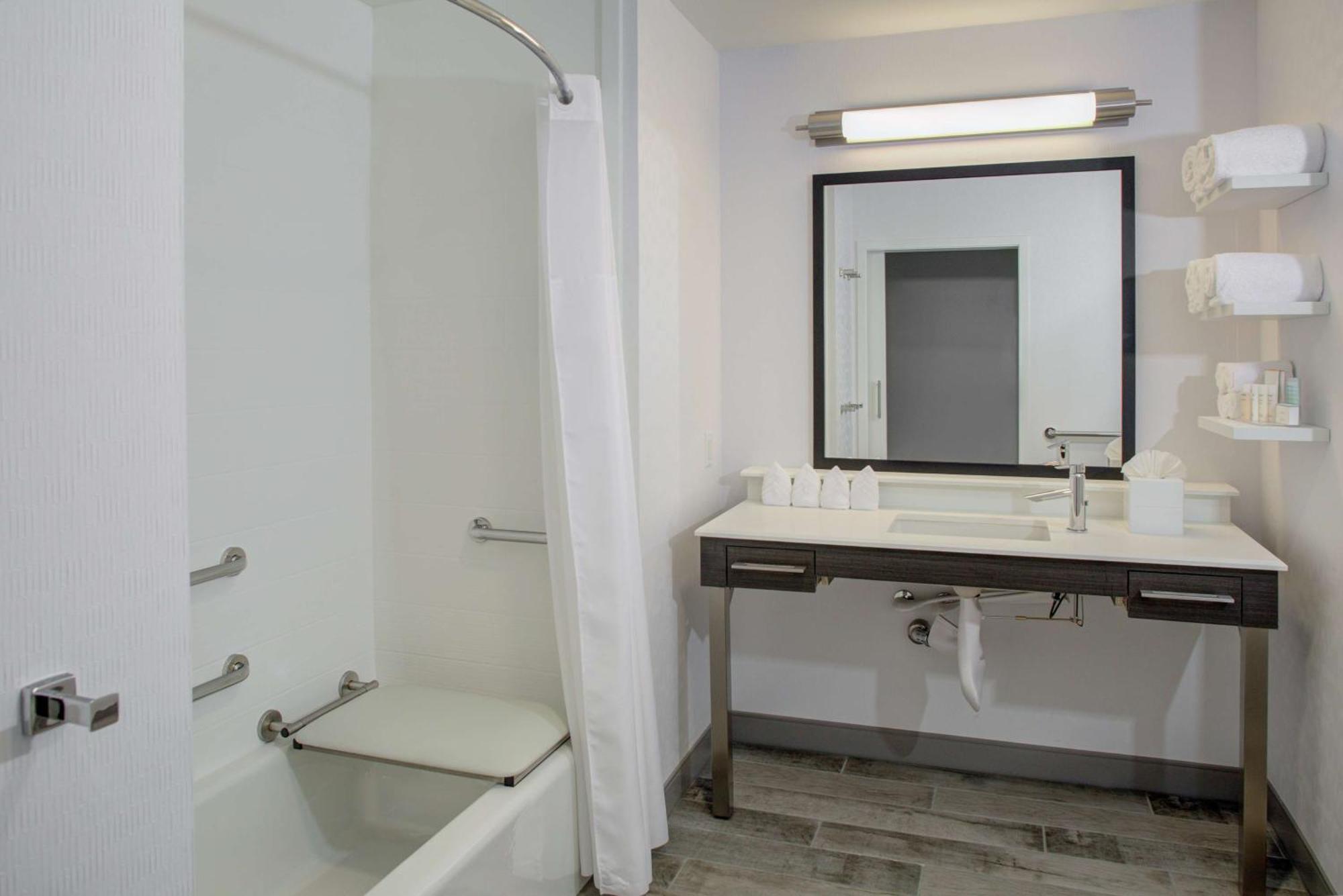 Hampton & Irvine/orange County Airport Hotel Irvine